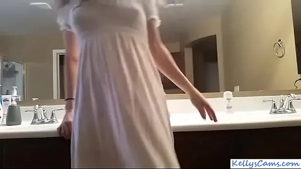 جديد Webcam girl riding pink dildo on bathroom counter أفلامي
