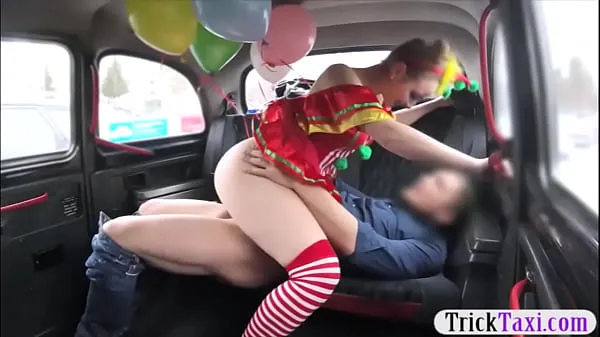 Mới Sweet babe in costume likes drivers cock Phim của tôi