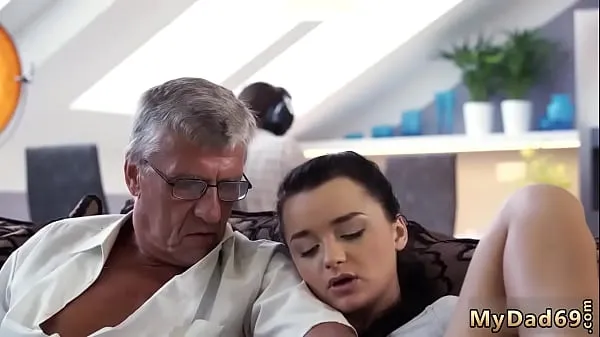 Nové grandpa fucking with her granddaughter's friend mých filmech
