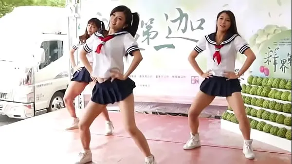 Baru The classmate’s skirt was changed too short, and report to the training office after dancing Film saya