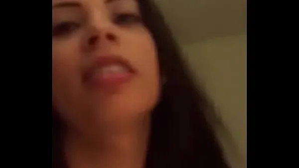 Novo Rich Venezuelan caraqueña whore has a threesome with her friend in Spain in a hotel mojih filmih