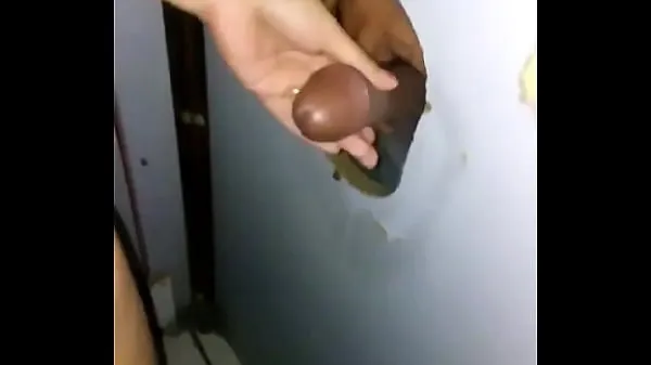 Novo Wife in cabins grabbing a stranger's cock mojih filmih