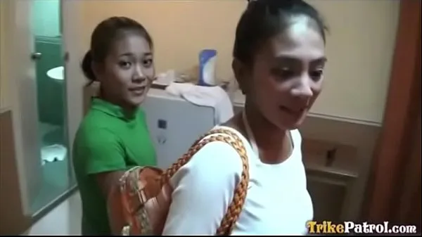 میری فلموں Thick-assed Filipina babe offers up pussy to horny tourist نیا