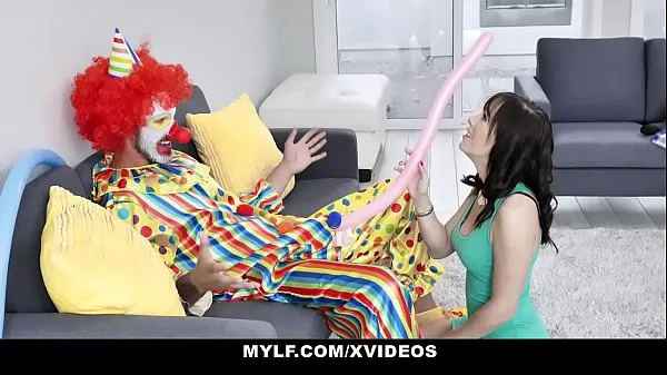 Nytt Pretty Milf (AlanaCruise) Sucks Off A Big Dick Clown filmene mine