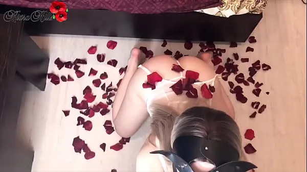 New Beautiful Babe Sensual Fucks in Rose Petals On Valentine's Day my Movies