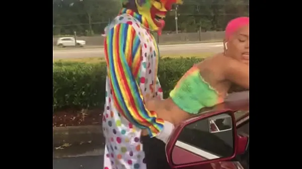 내 영화가 새로 Gibby The Clown fucks Jasamine Banks outside in broad daylight