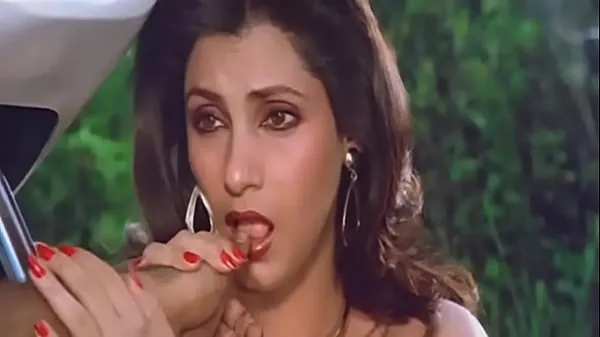 Novo Sexy Indian Actress Dimple Kapadia Sucking Thumb lustfully Like Cock mojih filmih