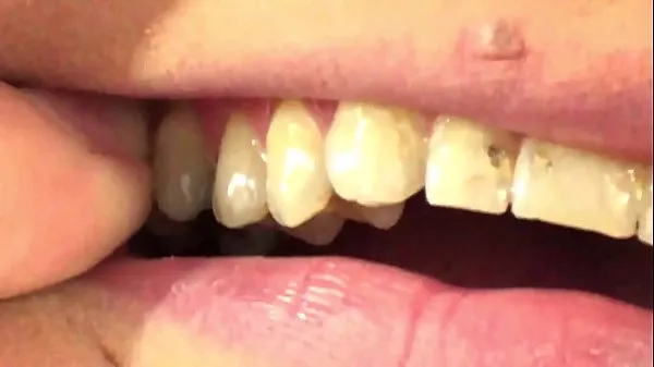 Nya Mouth Vore Close Up Of Fifi Foxx Eating Gummy Bears mina filmer