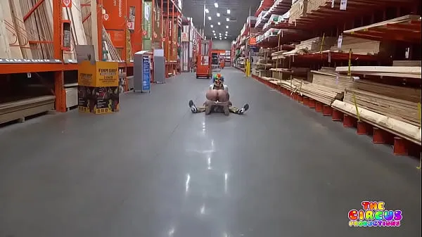 Novinky Clown gets dick sucked in The Home Depot mojich filmoch
