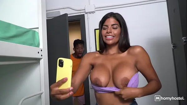 Novo HORNYHOSTEL - (Sheila Ortega, Jesus Reyes) - Huge Tits Venezuela Babe Caught Naked By A Big Black Cock Preview Video mojih filmih