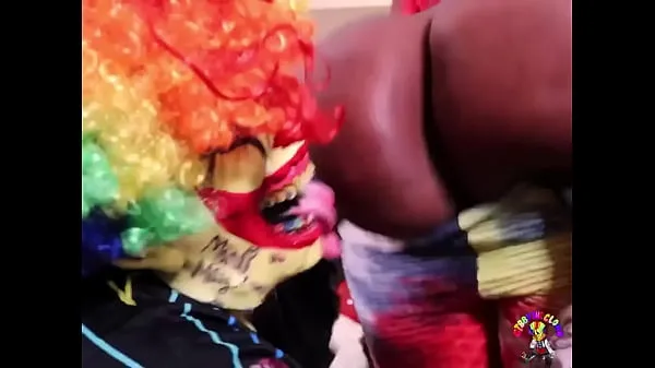 Nytt Victoria Cakes Pussy Gets Pounded By Gibby The Clown filmene mine