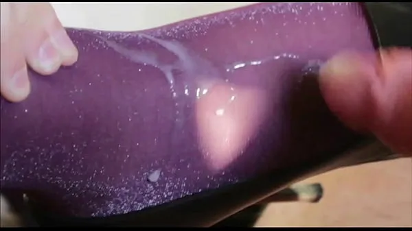 Nové Nylon cumshot on lurex purple pantyhose feet mých filmech