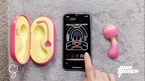 Uusi Skinny Sarah present her new sex toy from Pink Punch elokuvani