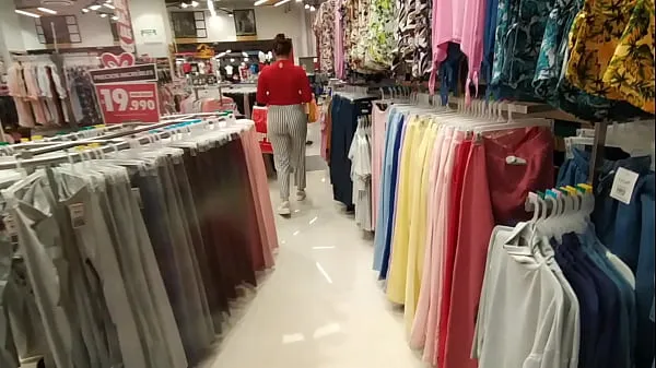 내 영화가 새로 I chase an unknown woman in the clothing store and show her my cock in the fitting rooms