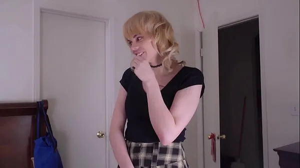 Új Trans Teen Wants Her Roommate's Hard Cock filmjeim