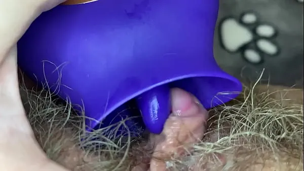 내 영화가 새로 Extreme closeup big clit licking toy orgasm hairy pussy