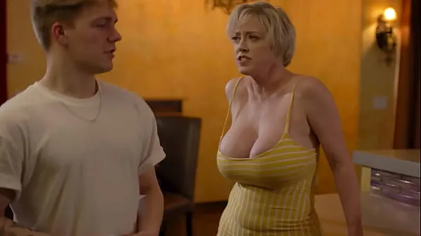 ใหม่Mature Step Mom with HUGE Tits Desesperately Try seduces her stepsonภาพยนตร์ของฉัน