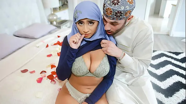 Nowe Arab Husband Trying to Impregnate His Hijab Wife - HijabLust moich filmach