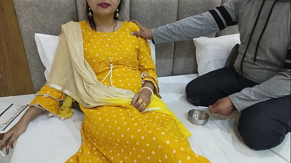 Mới Desiaraabhabhi - Indian Desi having fun fucking with friend's mother, fingering her blonde pussy and sucking her tits Phim của tôi